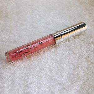 Colourpop ultra glossy lip